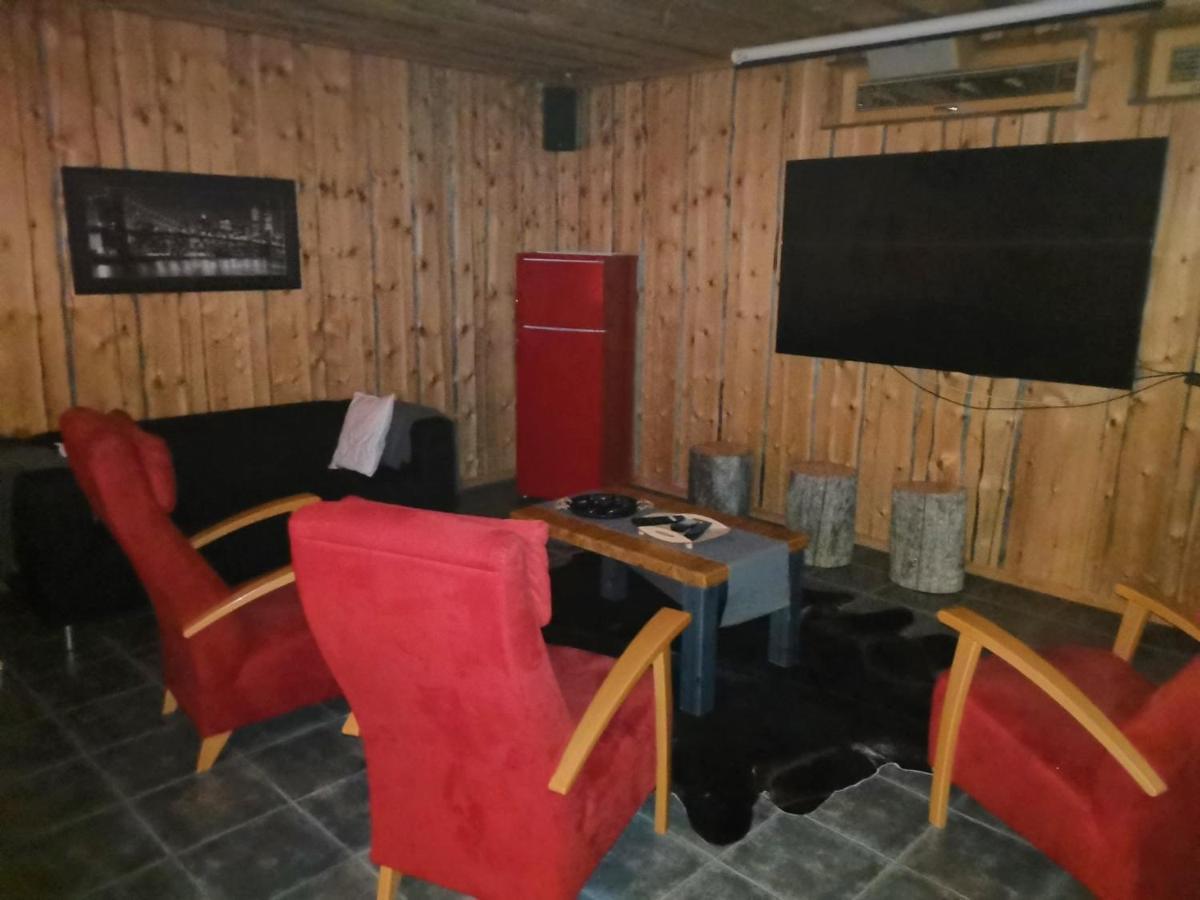 Chalet Leviday 1&2 *